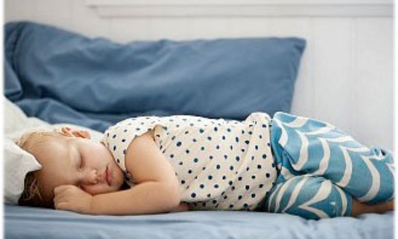 Väikelapse üleminek „suure lapse voodisse“ – millal on õige aeg ja kuidas seda teha? 