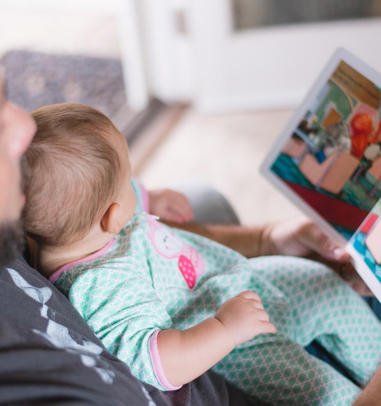 5 põhjust, miks lugeda lapsele ette juba beebieas