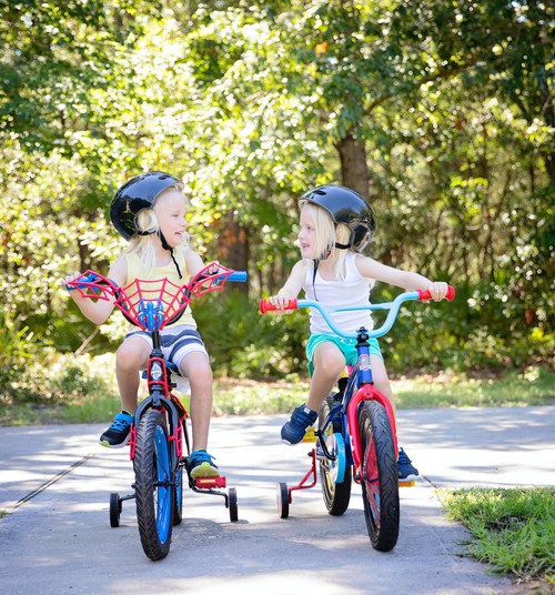 Kui vana laps võib üksi rattaga sõita?