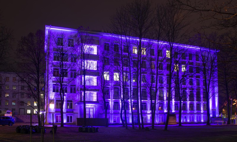Ees ootab ilus õhtu - täna värvuvad mitmed olulised hooned üle Eesti lillaks