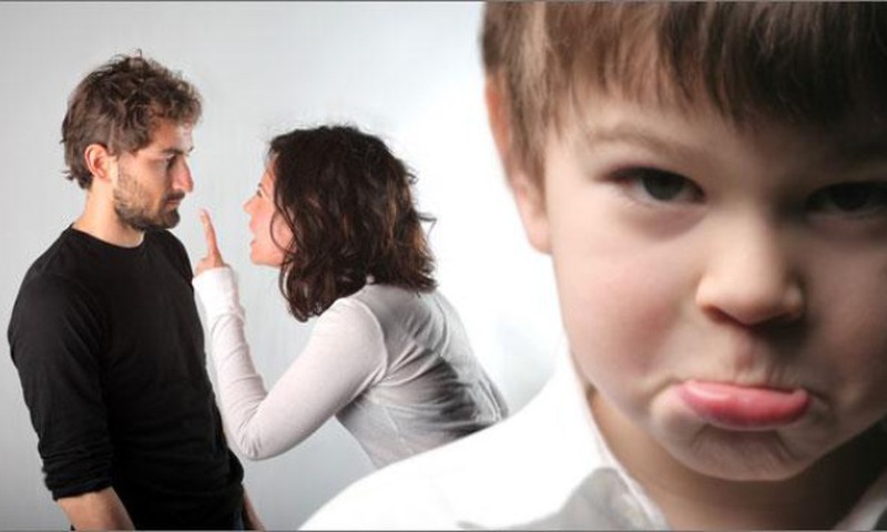 Miks ei tohi lapse kuuldes teise vanema kohta halvasti öelda?