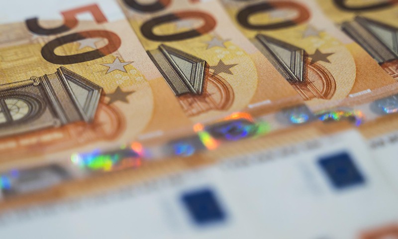 Riik annab peredele novembris 50 eurot lapse kohta