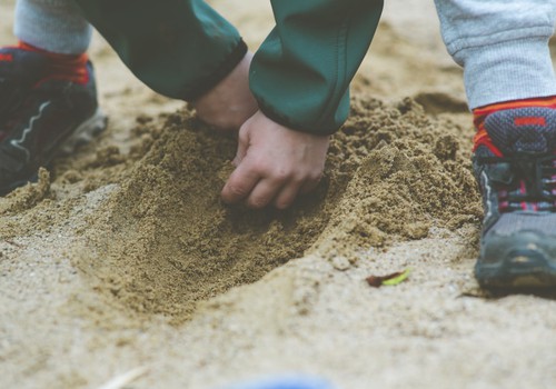 Lõppes Saku lasteaia liivakastiõnnetuse uurimine – põhjuseks kasvataja hooletus
