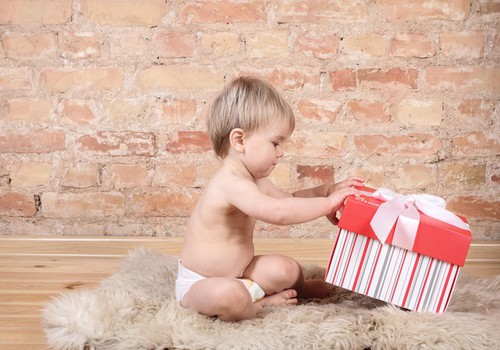 Mitu kingitust peaks teie arvates laps jõulude ajal saama?