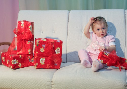 Aita meil selgitada välja parimad ning halvimad jõulukingitused beebile!