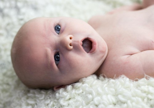 Kas suur hulk vaktsiine koormab beebi õrna organismi? Kas vaktsineerimist võiks edasi lükata?